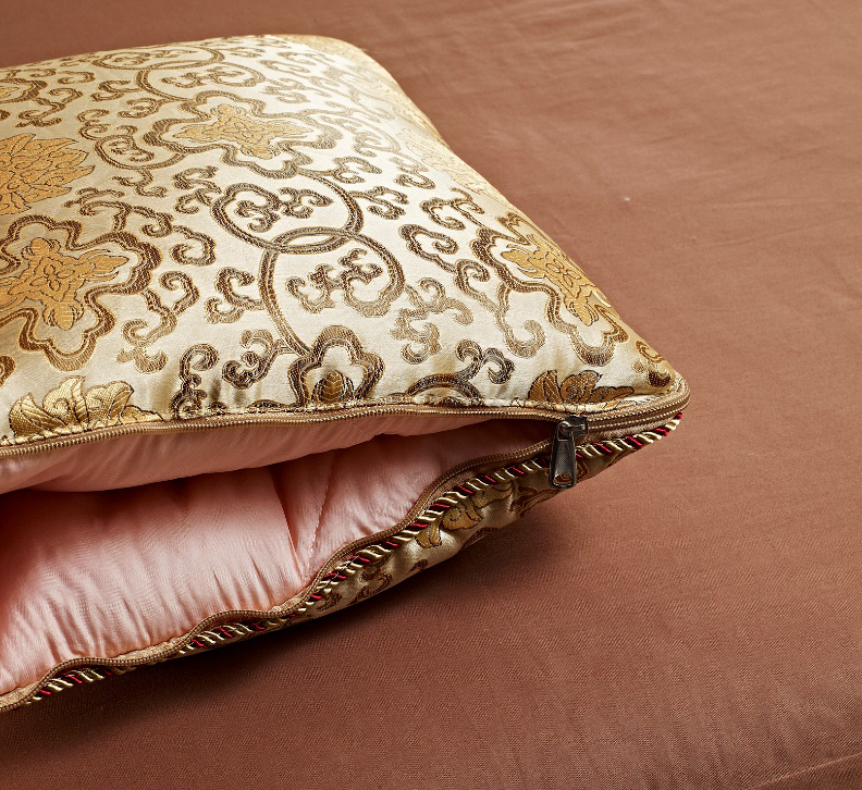 金黄花边靠垫被67元