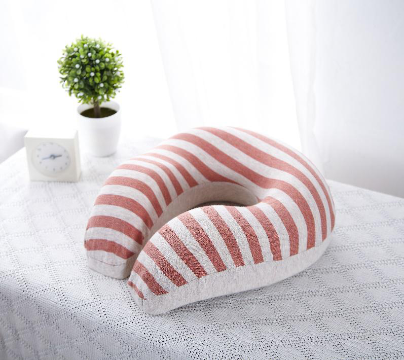 彩棉立体U型枕46元	